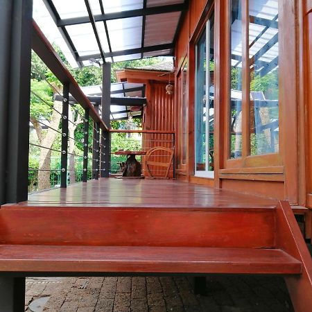 Wood House Pattaya Hotel Exterior photo
