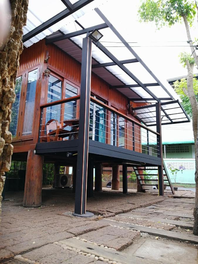 Wood House Pattaya Hotel Exterior photo
